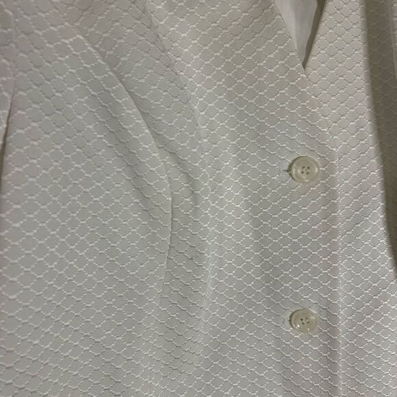 NWOT Liz Baker Career Blazer Ivory Long Sleeve Padded Shoulder Pads Size 18 - Picture 2 of 9